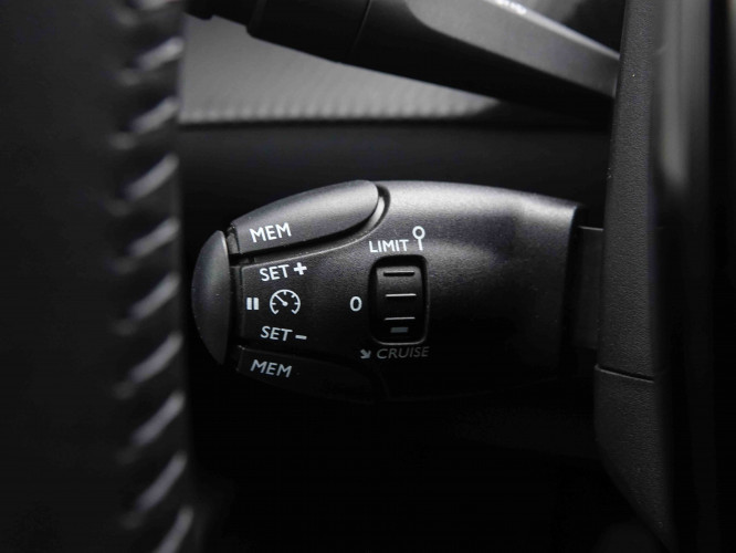 PEUGEOT_PEUGEOT_208_2551449_18.jpg