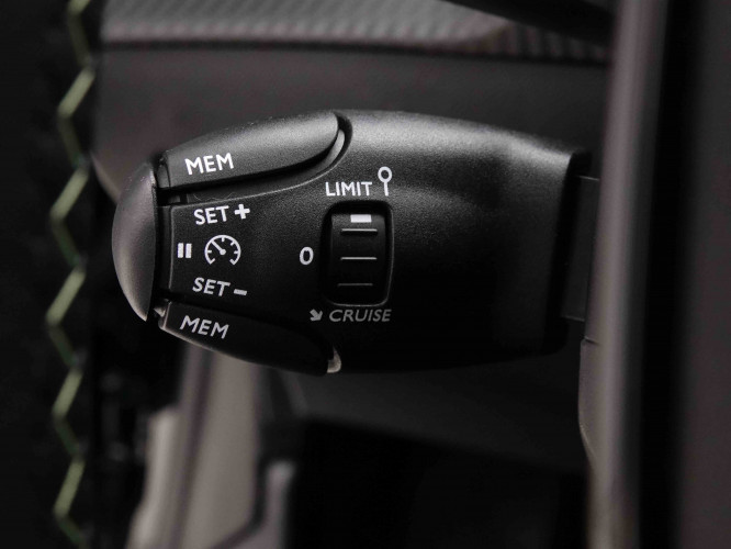 PEUGEOT_PEUGEOT_208_2652132_18.jpg PEUGEOT_PEUGEOT_208_2652132_18.jpg