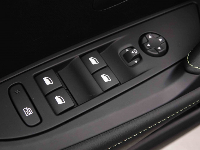 PEUGEOT_PEUGEOT_208_2652135_21.jpg