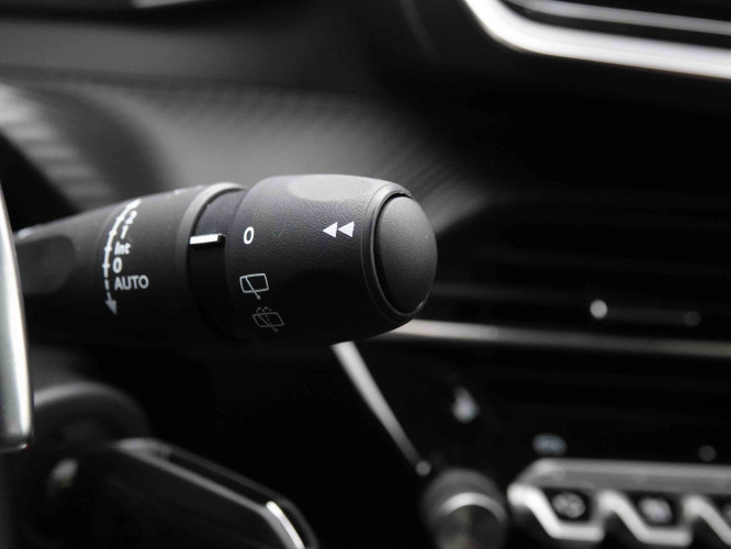 PEUGEOT_PEUGEOT_208_2652502_16.jpg
