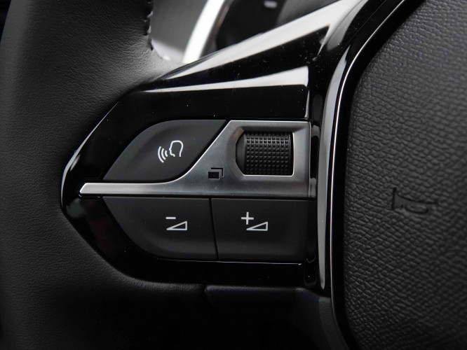 PEUGEOT_PEUGEOT_208_2652505_18.jpg
