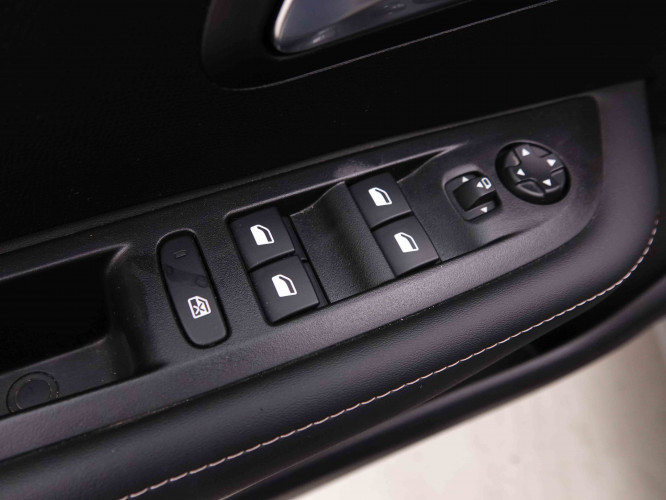 PEUGEOT_PEUGEOT_208_2652611_38.jpg PEUGEOT_PEUGEOT_208_2652611_38.jpg