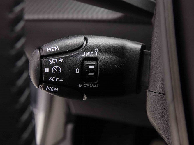 PEUGEOT_PEUGEOT_208_2652615_16.jpg