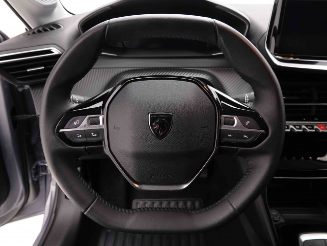 PEUGEOT_PEUGEOT_208_2652615_8.jpg