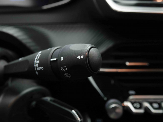 PEUGEOT_PEUGEOT_208_2653117_14.jpg