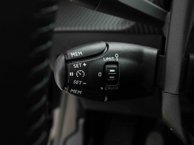 PEUGEOT_PEUGEOT_208_2653117_15.jpg