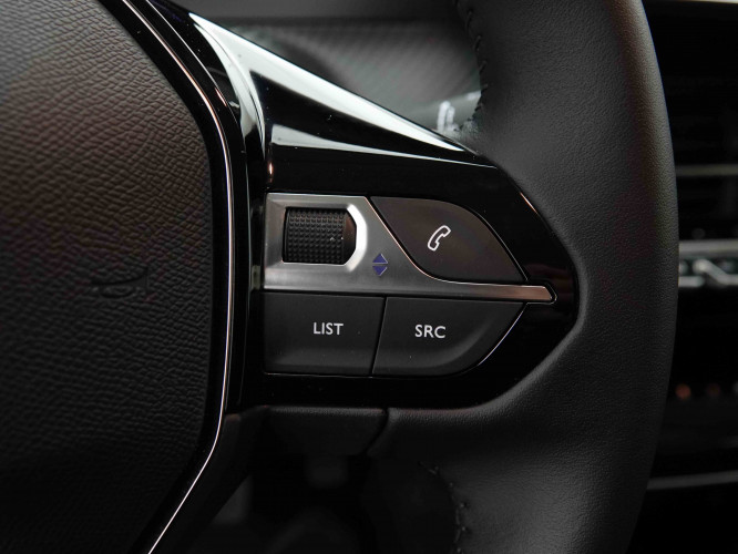 PEUGEOT_PEUGEOT_208_2653117_17.jpg