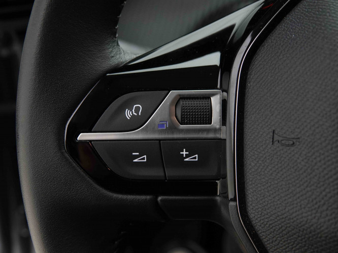 PEUGEOT_PEUGEOT_208_2653118_18.jpg
