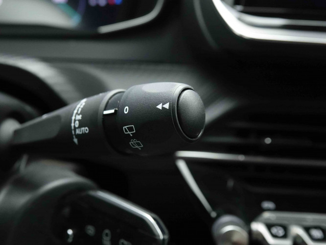 PEUGEOT_PEUGEOT_208_2653119_16.jpg