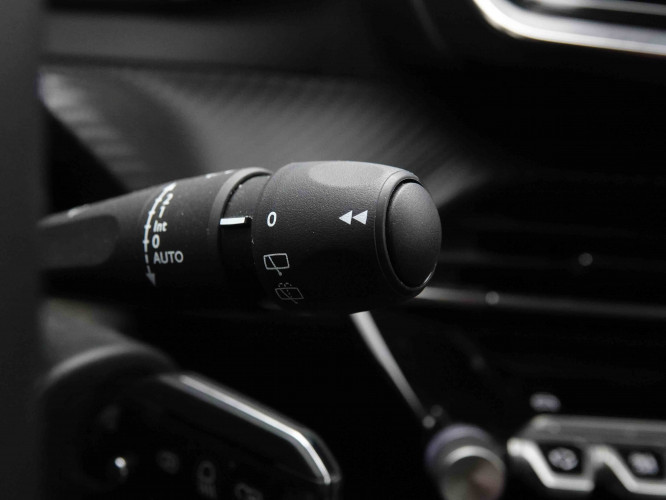 PEUGEOT_PEUGEOT_208_2653120_16.jpg