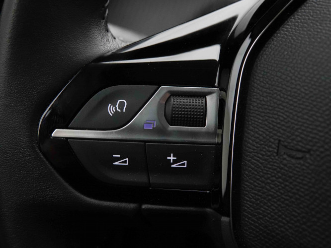 PEUGEOT_PEUGEOT_208_2653120_18.jpg