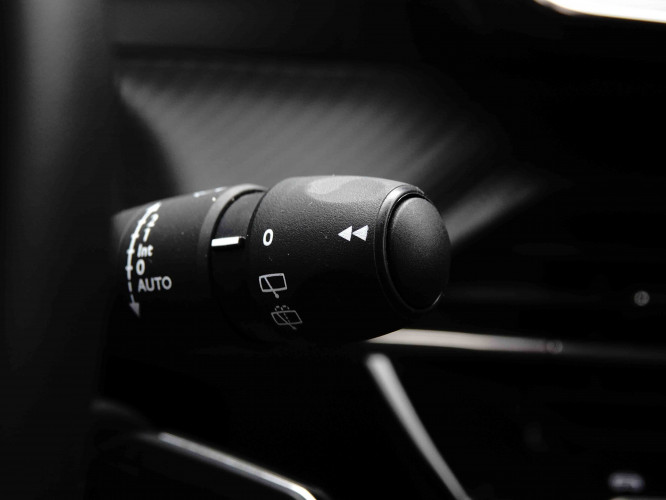 PEUGEOT_PEUGEOT_208_2653120_45.jpg