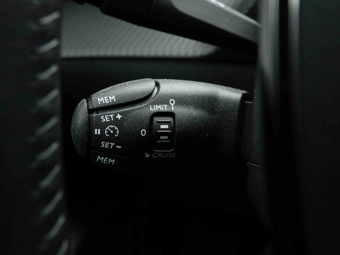 PEUGEOT_PEUGEOT_208_2653234_17.jpg