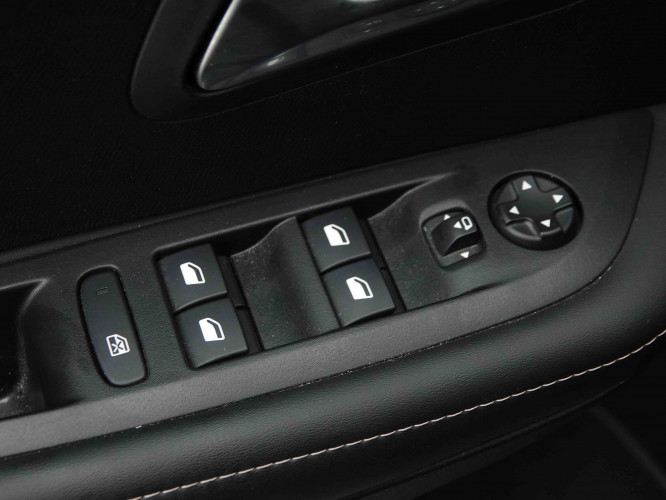 PEUGEOT_PEUGEOT_208_2653234_20.jpg