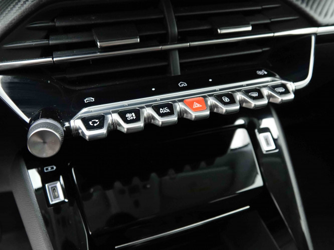 PEUGEOT_PEUGEOT_208_2653256_12.jpg PEUGEOT_PEUGEOT_208_2653256_12.jpg