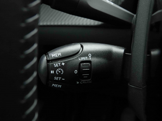 PEUGEOT_PEUGEOT_208_2653259_17.jpg