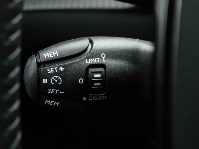 PEUGEOT_PEUGEOT_208_2653262_17.jpg PEUGEOT_PEUGEOT_208_2653262_17.jpg