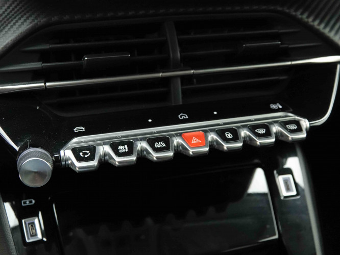 PEUGEOT_PEUGEOT_208_2653263_13.jpg