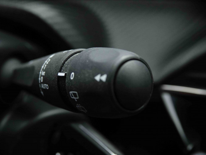 PEUGEOT_PEUGEOT_208_2653270_16.jpg