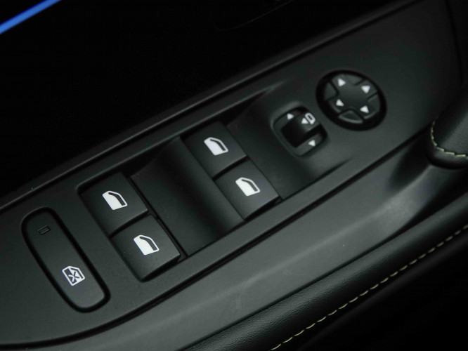 PEUGEOT_PEUGEOT_208_2653338_20.jpg