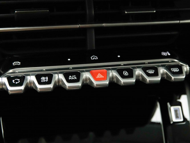 PEUGEOT_PEUGEOT_208_2654232_12.jpg