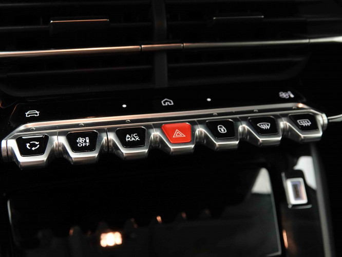 PEUGEOT_PEUGEOT_208_2654234_13.jpg