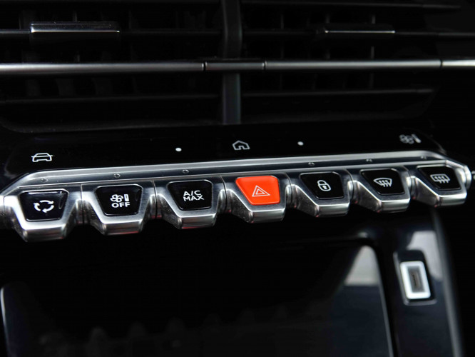 PEUGEOT_PEUGEOT_208_2655159_13.jpg PEUGEOT_PEUGEOT_208_2655159_13.jpg