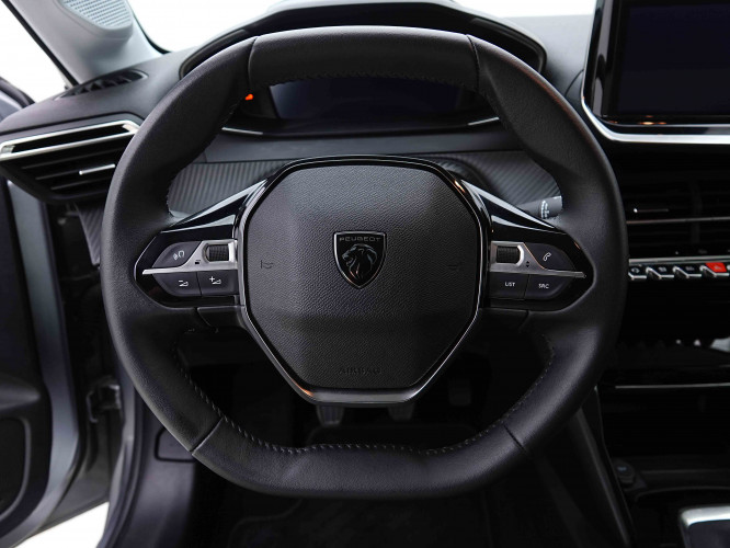PEUGEOT_PEUGEOT_208_2655160_6.jpg