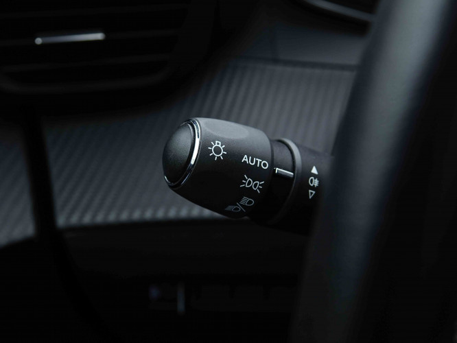 PEUGEOT_PEUGEOT_208_2655163_16.jpg