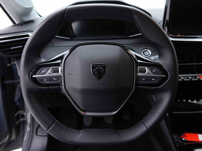 PEUGEOT_PEUGEOT_208_2655163_8.jpg