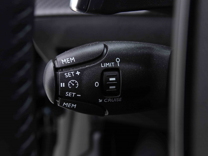 PEUGEOT_PEUGEOT_208_2655166_17.jpg