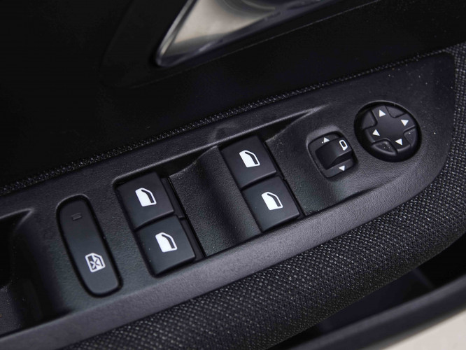 PEUGEOT_PEUGEOT_208_2655166_20.jpg