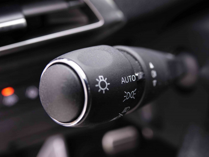 PEUGEOT_PEUGEOT_3008_2548363_18.jpg