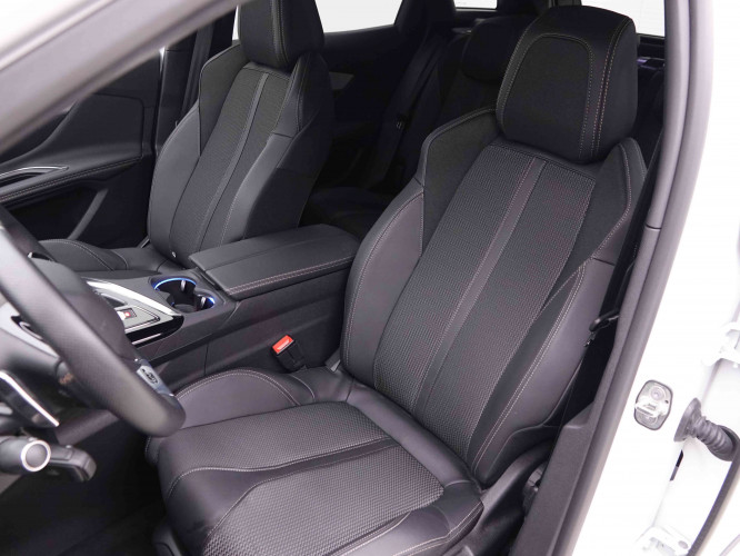 PEUGEOT_PEUGEOT_3008_2548365_6.jpg