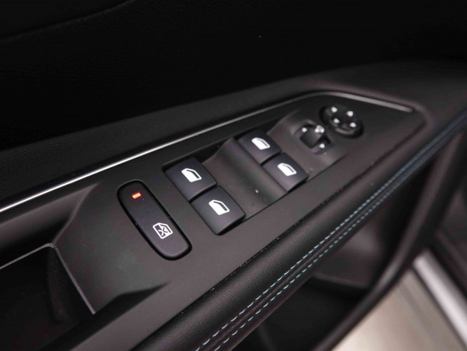 PEUGEOT_PEUGEOT_3008_2549461_13.jpg