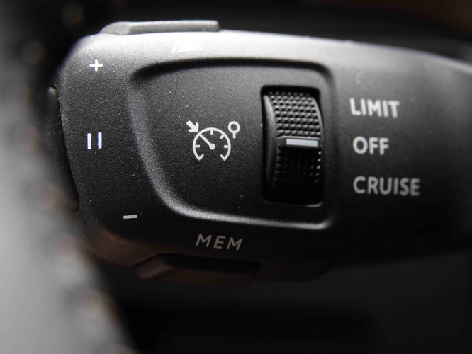 PEUGEOT_PEUGEOT_3008_2549521_19.jpg