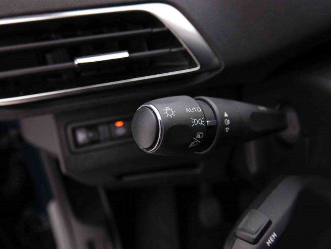 PEUGEOT_PEUGEOT_3008_2550340_16.jpg PEUGEOT_PEUGEOT_3008_2550340_16.jpg