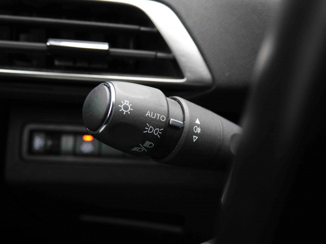 PEUGEOT_PEUGEOT_3008_2653111_16.jpg