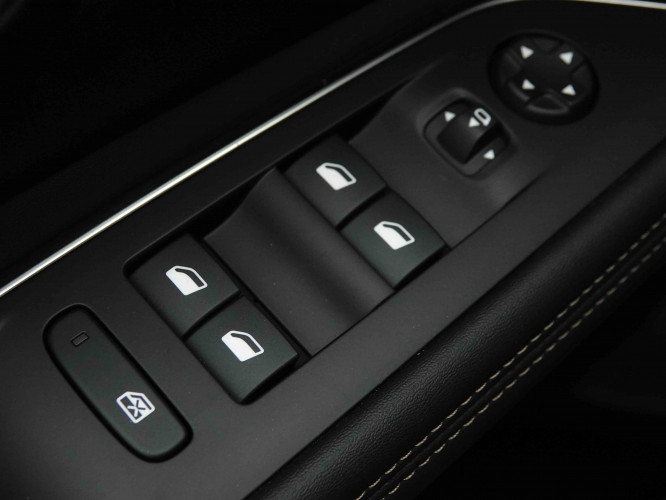 PEUGEOT_PEUGEOT_3008_2654004_23.jpg