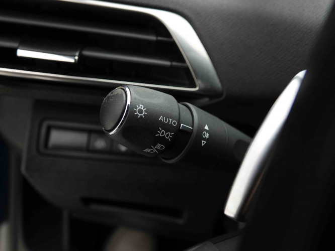 PEUGEOT_PEUGEOT_3008_2654450_16.jpg PEUGEOT_PEUGEOT_3008_2654450_16.jpg