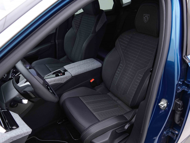 PEUGEOT_PEUGEOT_3008_2655463_7.jpg