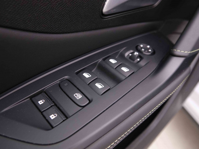 PEUGEOT_PEUGEOT_408_2548402_21.jpg