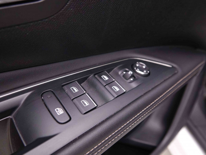 PEUGEOT_PEUGEOT_5008_2548299_23.jpg