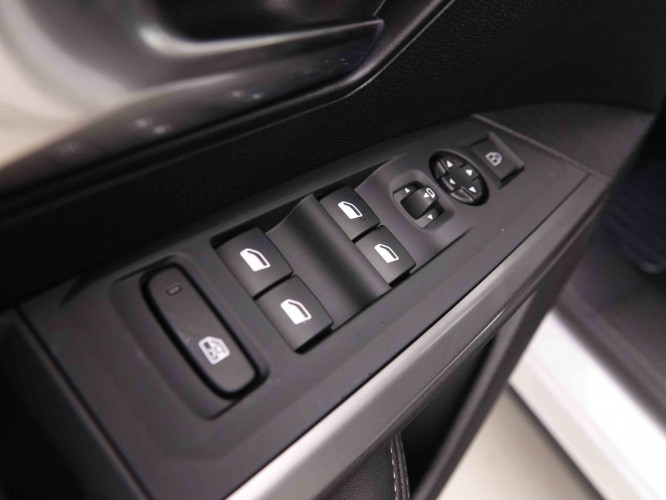 PEUGEOT_PEUGEOT_5008_2550026_21.jpg