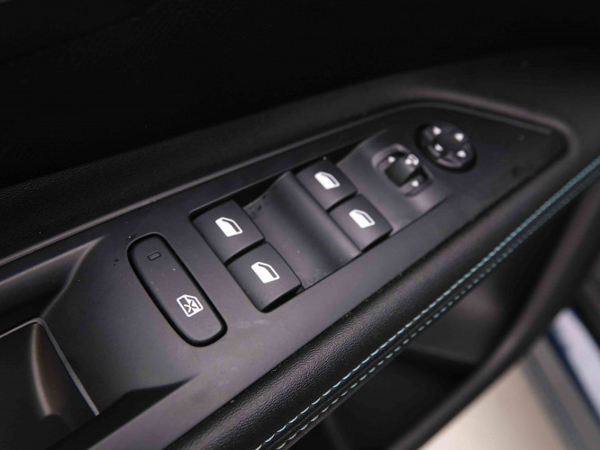 PEUGEOT_PEUGEOT_5008_2550740_19.jpg