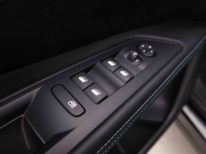 PEUGEOT_PEUGEOT_5008_2550801_21.jpg PEUGEOT_PEUGEOT_5008_2550801_21.jpg