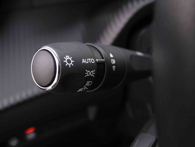 PEUGEOT_PEUGEOT_E_2008_2548404_15.jpg
