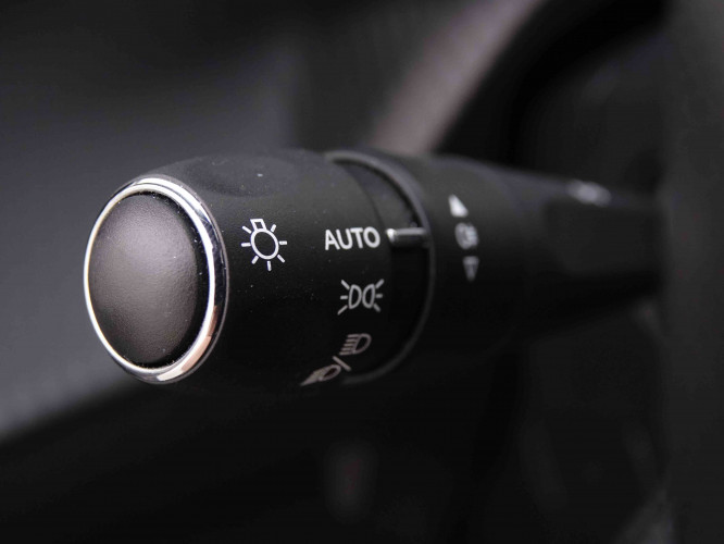 PEUGEOT_PEUGEOT_E_2008_2548609_15.jpg