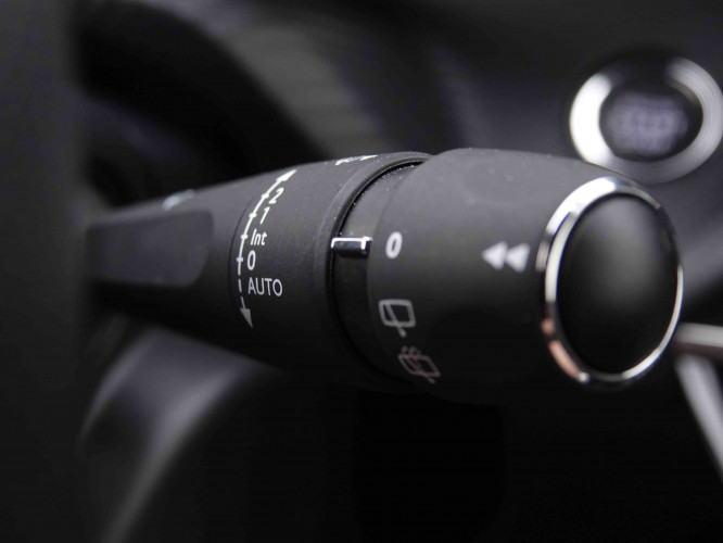 PEUGEOT_PEUGEOT_E_2008_2548609_16.jpg