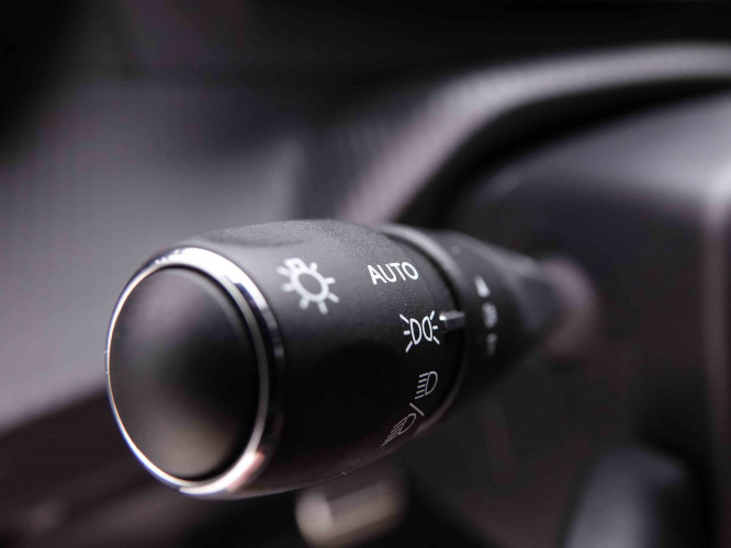 PEUGEOT_PEUGEOT_E_2008_2549027_16.jpg